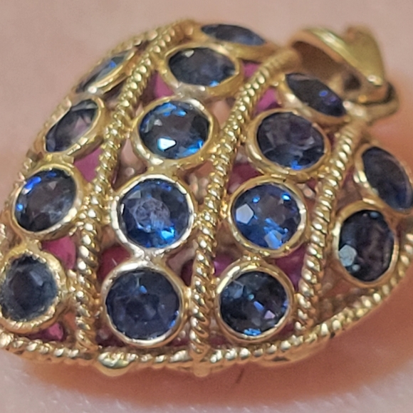 14k gold puff heart pendent filigree reversible Saphires & Rubies 15" 14k chain - Picture 2 of 10